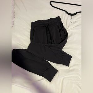 Hardly worn lulu joggers